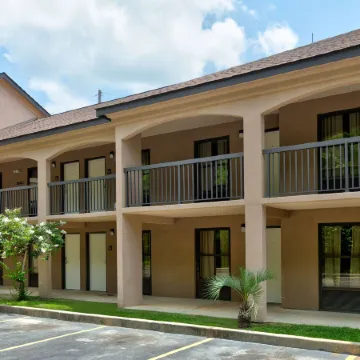 Super 8 by Wyndham Diberville Biloxi Area