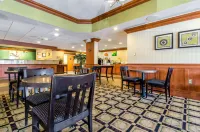 Quality Inn Hotels in Lumberton