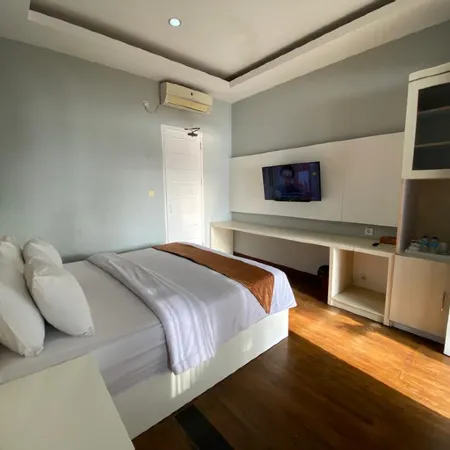 Cavery Beach Hotel