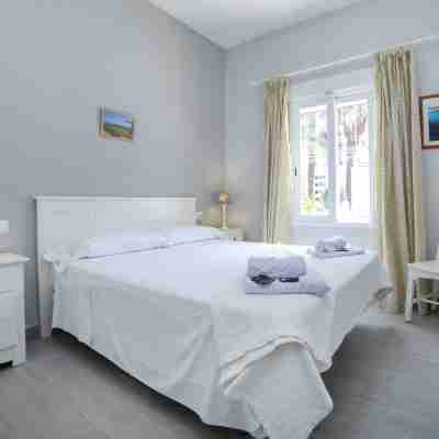 Alan Rooms