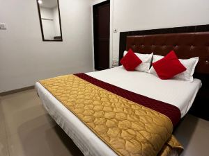 Hotel Borivali Executive - Near Borivali Railway Station