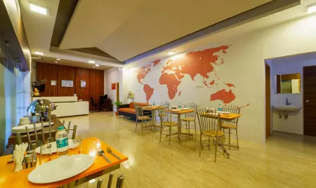 Treebo Golden Swan Tambaram Отели рядом с достопримечательностью «Shirdi Saibaba Temple»