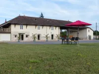 Gites Domaine de la Rochere Hotels in Domsure