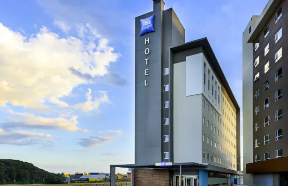 庫裏提巴機場宜必思快捷酒店