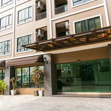 B2 Sriracha Premier Hotel