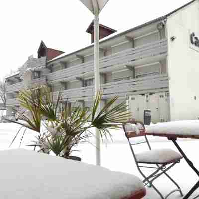 Hôtel-Restaurant Campanile Chambéry Hotel Exterior