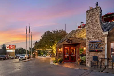 Best Western Plus White Bear Country Inn Hotel di 