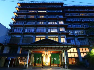 施設外観 湯田中温泉 よろづやの写真