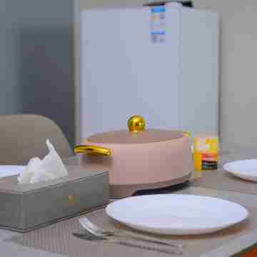 3 Bedroom Malaikanzi Apartment Dining/Meeting Rooms