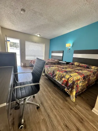 Economy Inn Отели рядом с достопримечательностью «Парк Дивайн»