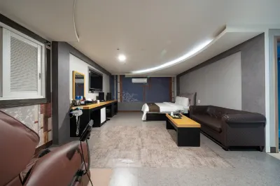 Luxe Hotel