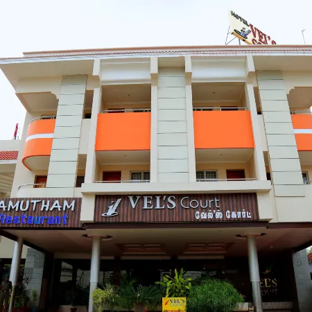 Hotel Vels Court