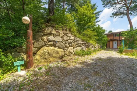 Jeongseon Gariwangsan Pine House Pension