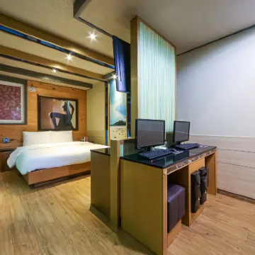 Busan BT Hotel 民主公園周辺のホテル