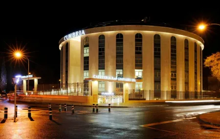 Cumbria Spa Hotel Отели в г. Кампо де Калатрава