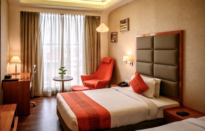 Dng the Grand Hotel