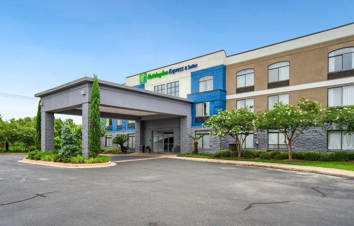 Holiday Inn Express & Suites MOBILE – I-65 by IHG
