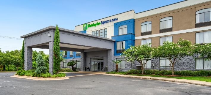 Holiday Inn Express & Suites MOBILE – I-65 by IHG Hotels in Mobile County