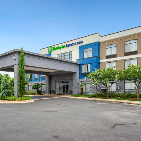 Holiday Inn Express & Suites MOBILE – I-65 by IHG