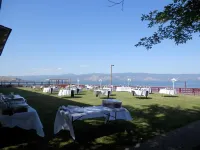 Skylark Shores Resort Hotels in Upper Lake