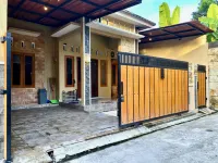 DMoon Villa Hotels in Prambanan