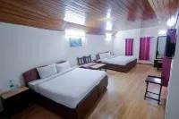 The Royale Oaks Hotel