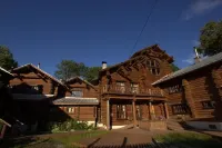 Ethnocomplex Bobrovaya Dolina Các khách sạn gần Nadezhda Kurchenko's National Museum
