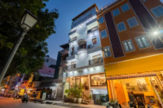 Treebo Grace Inn, 3 Min Walk from Promenade Beach Hotels in 