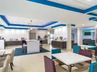 La Quinta Inn & Suites by Wyndham Latham Albany Airport Hotels in Latham