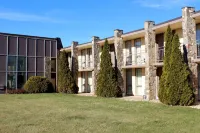 Econo Lodge Inn & Suites Brookings Hotels near South Dakota State University