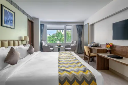 Sapphire Boutique Hotel Отели рядом с достопримечательностью «Nerul Balaji Temple»