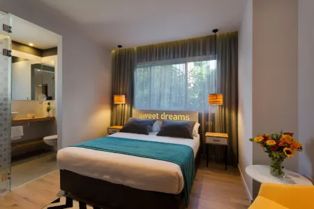 Prima City Hotel Отели рядом с достопримечательностью «Площадь Ицхака Рабина»