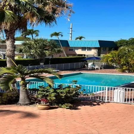 Breezy Palms Resort