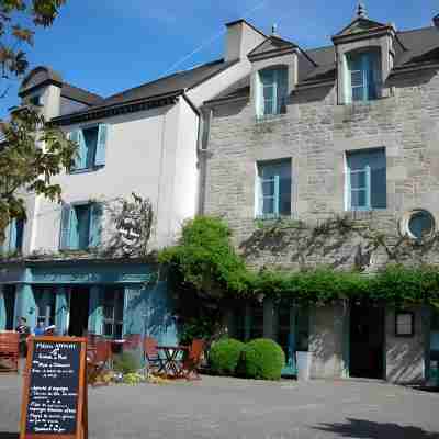 Hôtel-Restaurant L'Auberge Bretonne Hotel Exterior