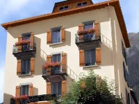 Hotel la Verticale Hotels near Step Into the Void