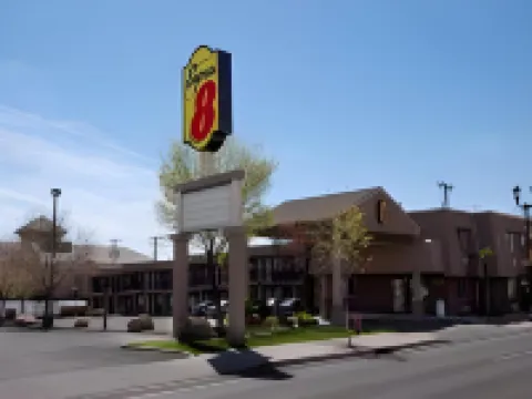 Super 8 by Wyndham St. George UT セントジョージのホテル