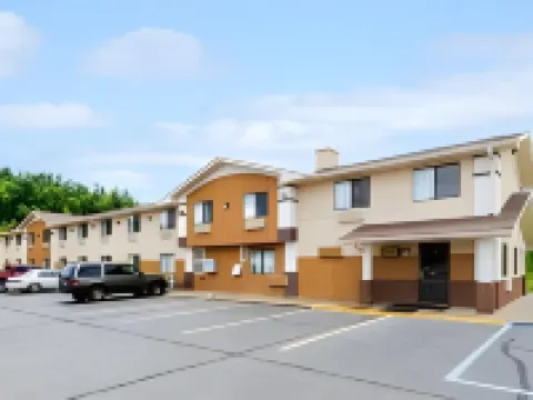 Super 8 by Wyndham Ripley のホテル