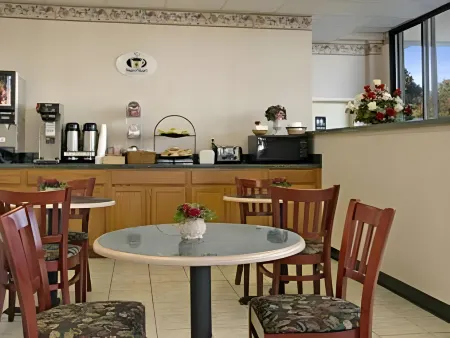 Super 8 by Wyndham Manassas