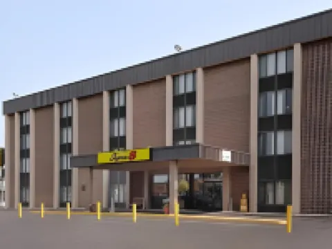 Super 8 by Wyndham Liverpool/Syracuse North Airport Hotels in Onondaga County