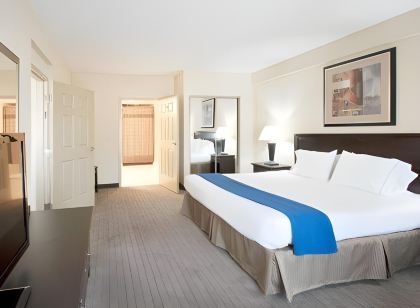 Holiday Inn Express & Suites Clearwater/US 19 N