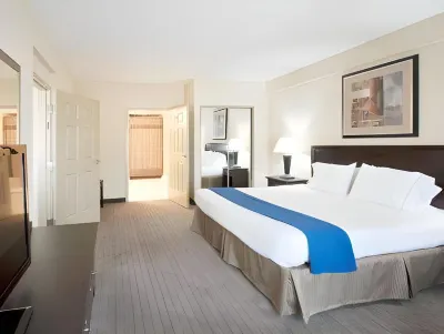 Holiday Inn Express & Suites Clearwater/US 19 N Hotels near DSW Designer Shoe Warehouse