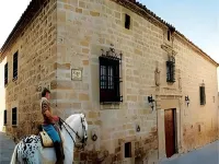 Palacio las Manillas - parking