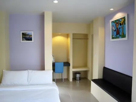 C2 Residence Boutique Hotel Отели рядом с достопримечательностью «Wat Lampang Klang Tawan Tok»