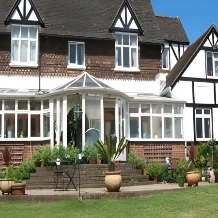Trumbles Gatwick B&B
