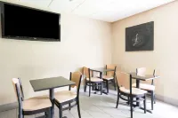 Super 8 by Wyndham Mars/Cranberry/Pittsburgh Area Các khách sạn ở McCandless Township