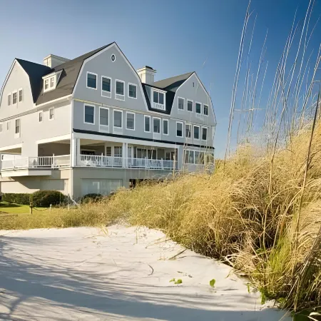 Elizabeth Pointe Lodge