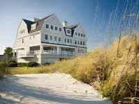 Elizabeth Pointe Lodge