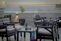 Twins Boutique Hotel - Hot Tub
