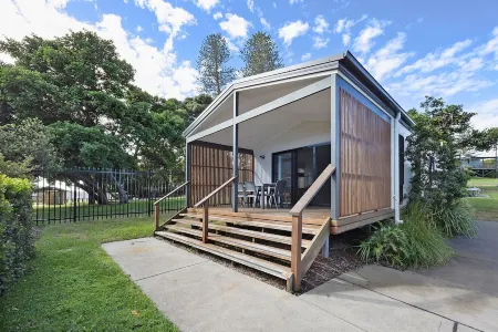 Reflections Forster Beach - Holiday Park Отели в г. Танкарри