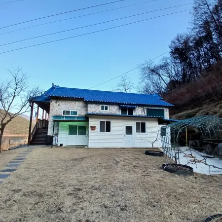 Jecheon Cheongpung Myeongwol Pension